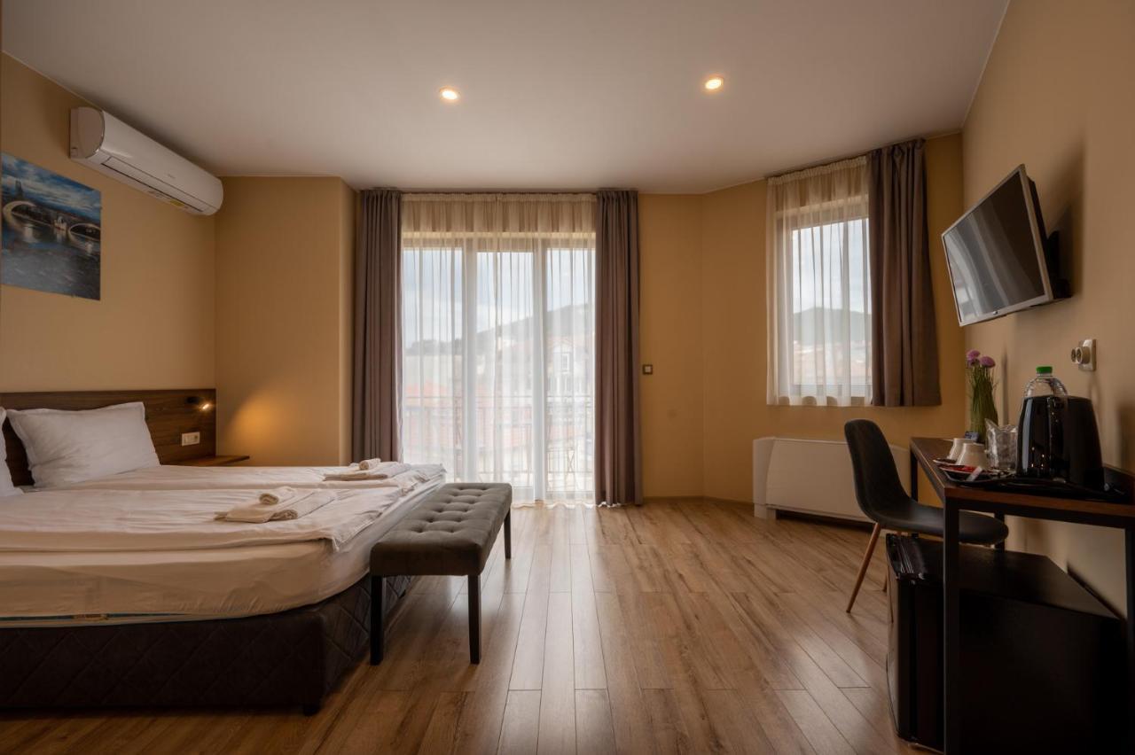 Семеен Хотел Константинови Kyustendil Exterior photo